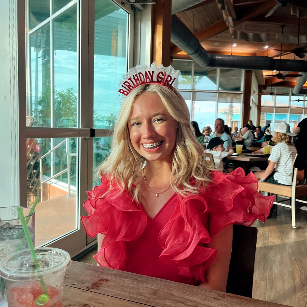 Meet your Posher, Avery